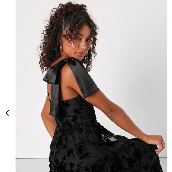 Lulu's Sweet Essence Black Floral Burnout Velvet Tie-Strap Midi Dress size S NWT - Picture 4 of 9